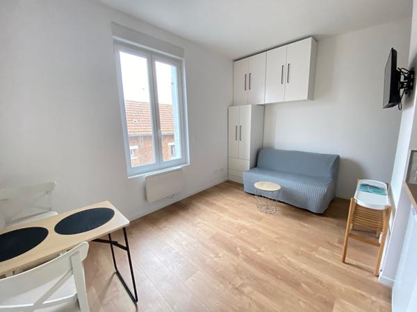 A LOUER STUDIO MEUBLE NEUF  FBG D'ISLE DE ST QUENTIN 02100.