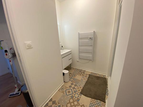 A LOUER STUDIO MEUBLE NEUF  FBG D'ISLE DE ST QUENTIN 02100.