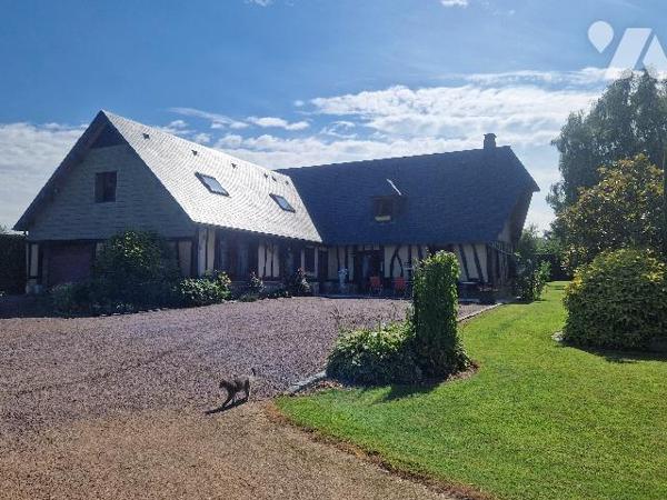 BARENTIN, longère en colombages d'~230m² sur terrain d'~3089 m², 7 chambres, garage.
