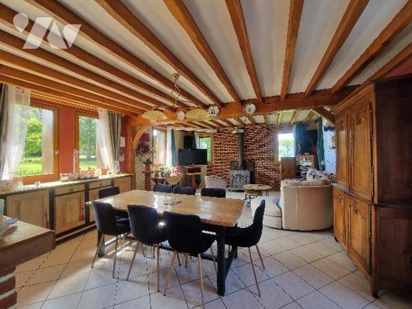 BARENTIN, longère en colombages d'~230m² sur terrain d'~3089 m², 7 chambres, garage.