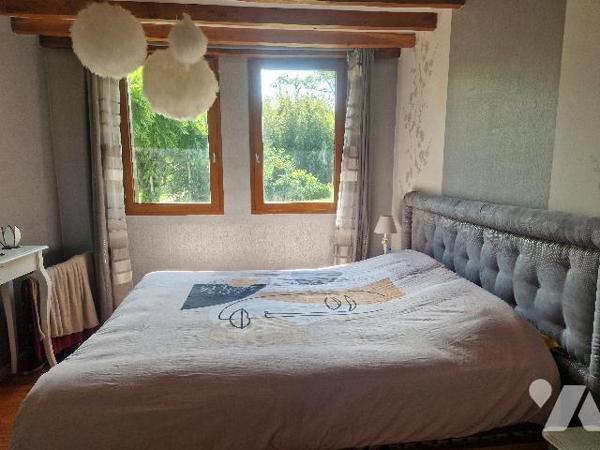 BARENTIN, longère en colombages d'~230m² sur terrain d'~3089 m², 7 chambres, garage.