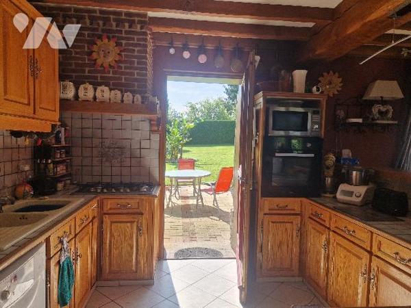 BARENTIN, longère en colombages d'~230m² sur terrain d'~3089 m², 7 chambres, garage.