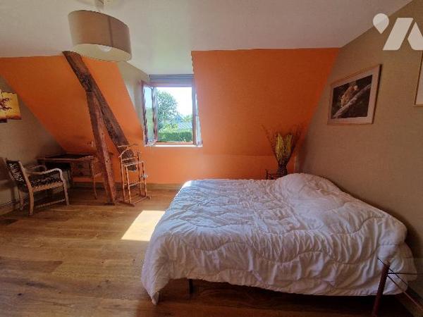 BARENTIN, longère en colombages d'~230m² sur terrain d'~3089 m², 7 chambres, garage.