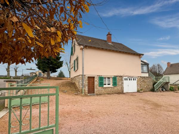 Maison à vendre 5 pièces LA CLAYETTE (71) - 94 m² - 2 chambres - sous-sol complet - véranda - terrain 548 m²