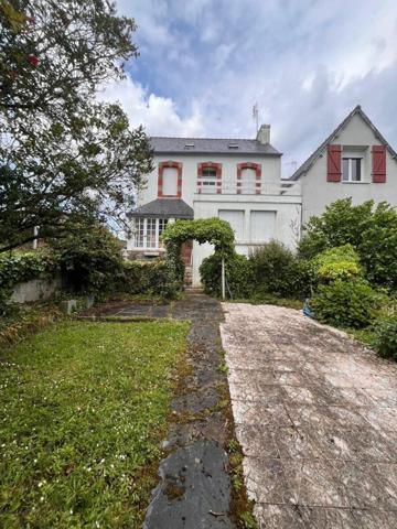 Maison à vendre    4 pièces • 103 m2 Carhaix-Plouguer