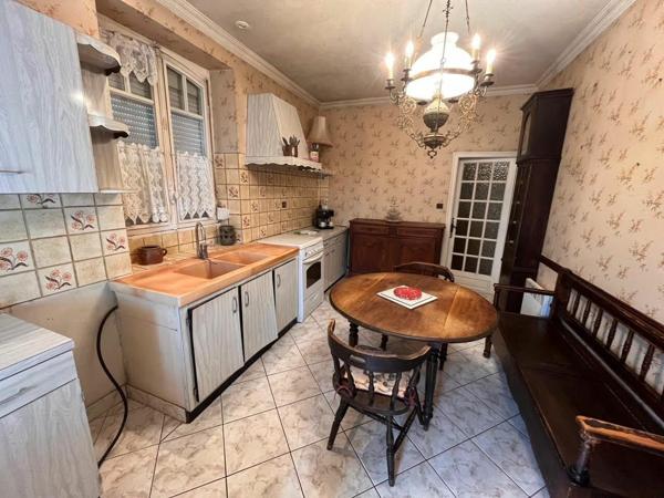 Maison à vendre    4 pièces • 103 m2 Carhaix-Plouguer