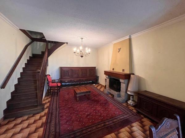 Maison à vendre    4 pièces • 103 m2 Carhaix-Plouguer