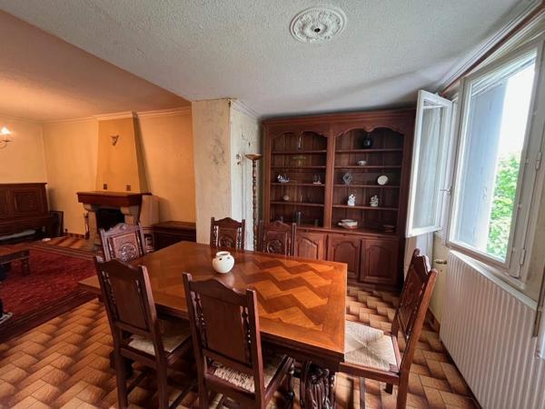 Maison à vendre    4 pièces • 103 m2 Carhaix-Plouguer