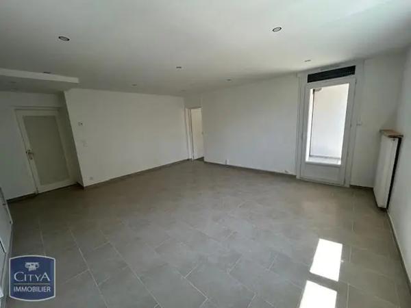 Appartement à louer 4 pièces 81.73m² Béziers (34500)