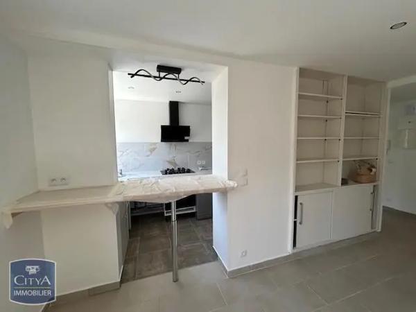 Appartement à louer 4 pièces 81.73m² Béziers (34500)