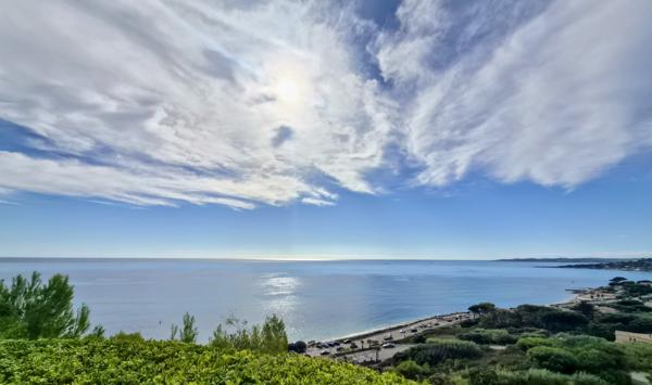 SAINTE-MAXIME — VILLA D’EXCEPTION FACE AU GOLFE DE SAINT-TROPEZ