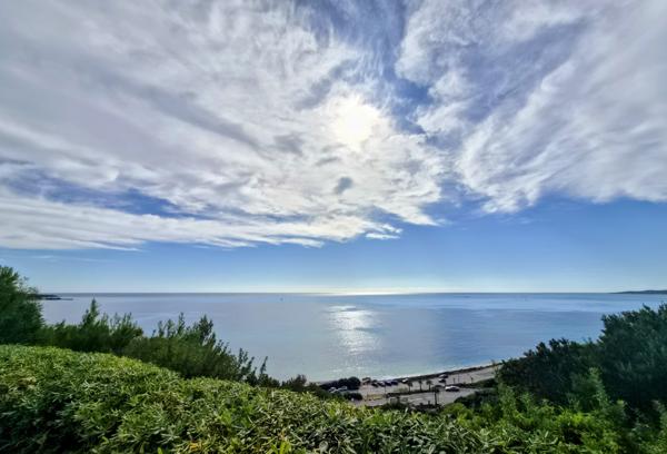 SAINTE-MAXIME — VILLA D’EXCEPTION FACE AU GOLFE DE SAINT-TROPEZ