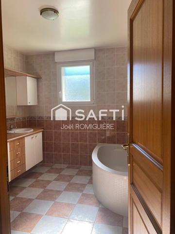 Maison avec terrain et dépendance