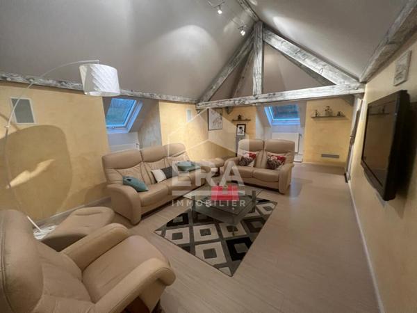 SUPERBE PROPRIETE 2 MAISONS  HANGAR PISCINE GARAGES TERRAIN 3756 M² PROCHE  HERICOURT