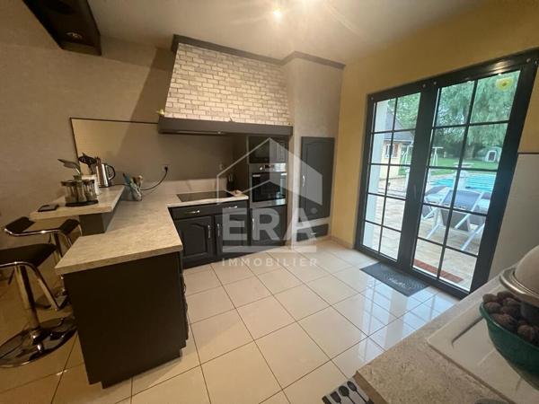 SUPERBE PROPRIETE 2 MAISONS  HANGAR PISCINE GARAGES TERRAIN 3756 M² PROCHE  HERICOURT