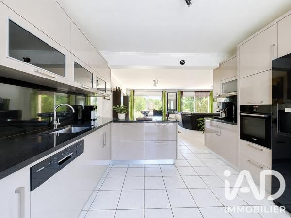 Maison à vendre 7 pièces 194,48 m² Osny