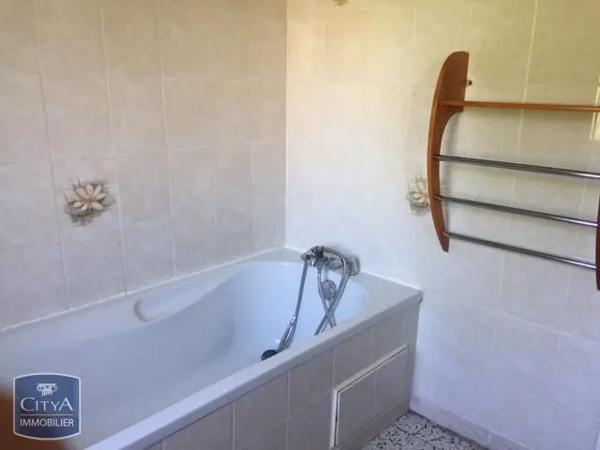 Appartement à louer 2 pièces 61.7m² Firminy (42700)