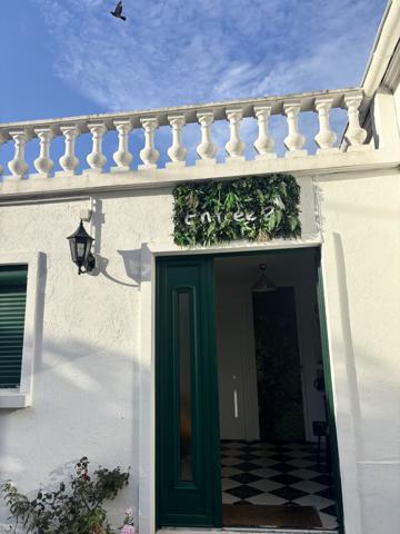 Immeuble
        
        - 143 m² 590 000 €*
