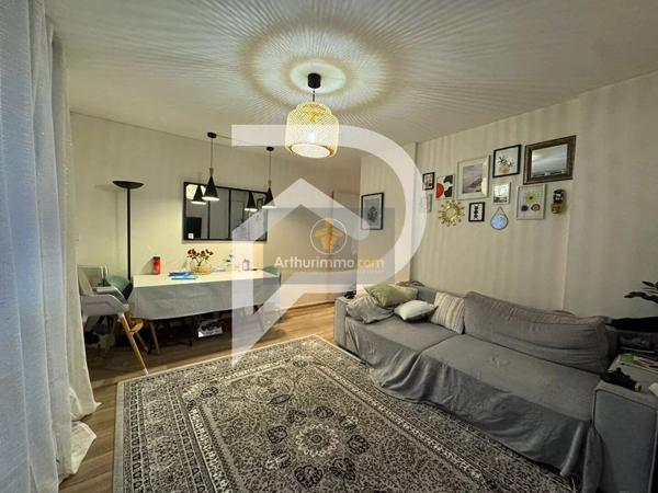 Vente                                                      Appartement
                        
                     2 pièces                      42 m2                     à Poissy
