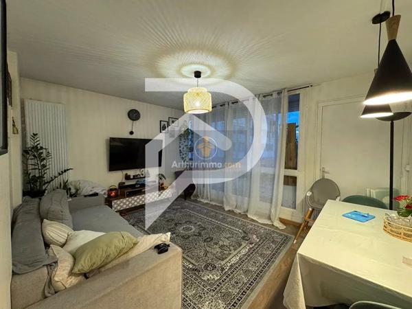 Vente                                                      Appartement
                        
                     2 pièces                      42 m2                     à Poissy