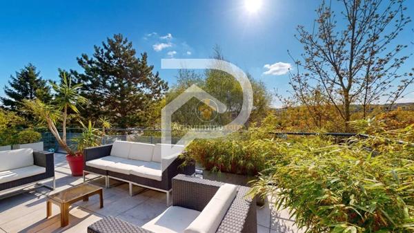 Vente                                                      Maison
                        
                     8 pièces                      250 m2                     à Marly-le-Roi