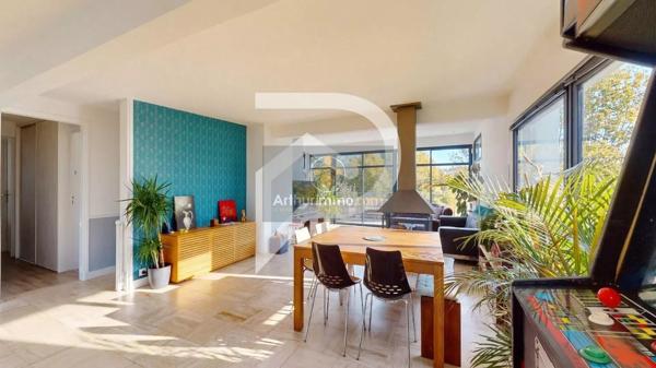 Vente                                                      Maison
                        
                     8 pièces                      250 m2                     à Marly-le-Roi