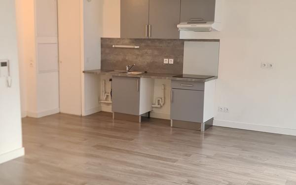 Appartement à louer    3 pièces •  Bègles