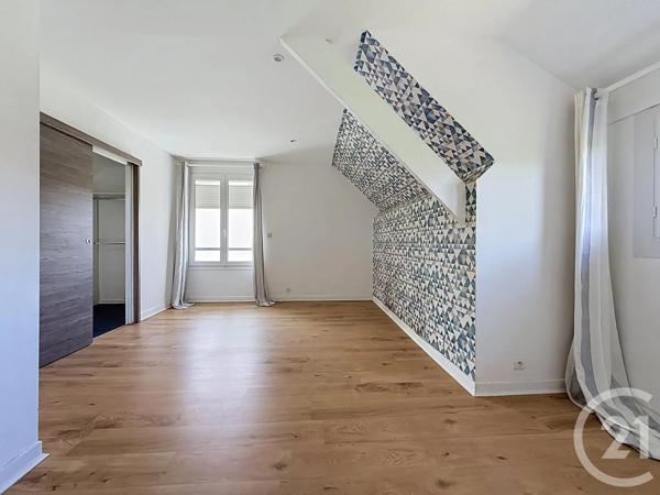 Maison à vendre  6 pièces - 136,40 m 2   CHARTRES  - 28