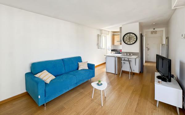 Appartement à vendre    1 pièce • 24,49 m2 Antibes