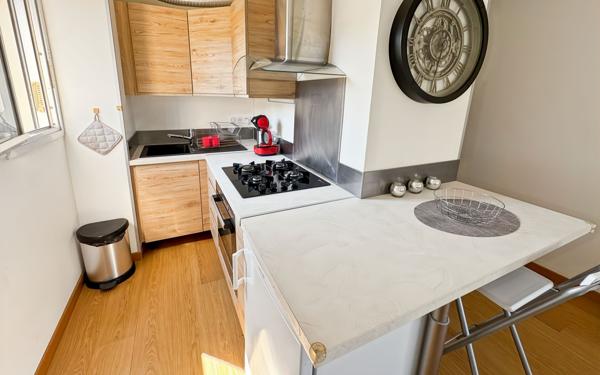 Appartement à vendre    1 pièce • 24,49 m2 Antibes