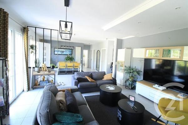 Maison à vendre  6 pièces - 220,85 m 2   YERRES  - 91