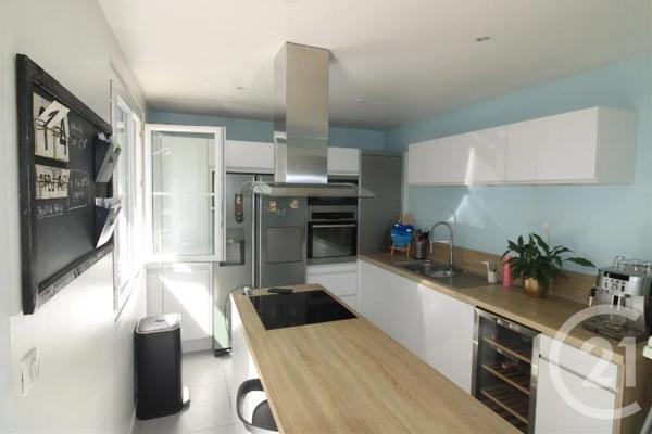 Maison à vendre  6 pièces - 220,85 m 2   YERRES  - 91