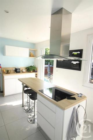 Maison à vendre  6 pièces - 220,85 m 2   YERRES  - 91
