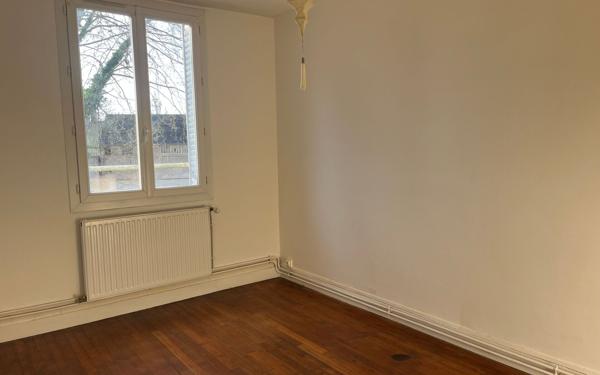 Appartement à louer    3 pièces • 48,85 m2 Bourges
