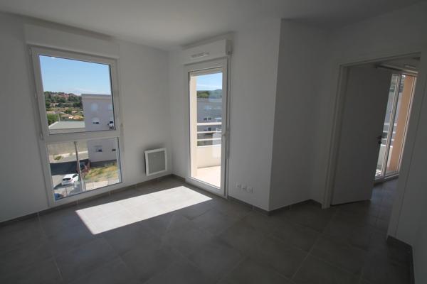 A louer ROGNAC (13), T2 Lumineux avec Terrasse