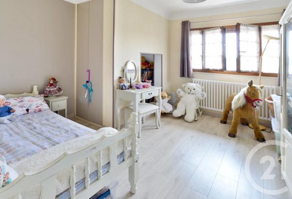 Maison à vendre  8 pièces - 160 m 2   CROSNE  - 91