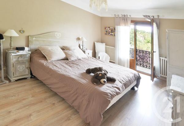 Maison à vendre  8 pièces - 160 m 2   CROSNE  - 91