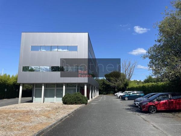 Bureau de 566 m² à louer à Bordeaux Rive Droite