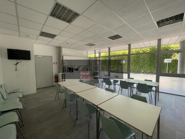 Bureau de 566 m² à louer à Bordeaux Rive Droite