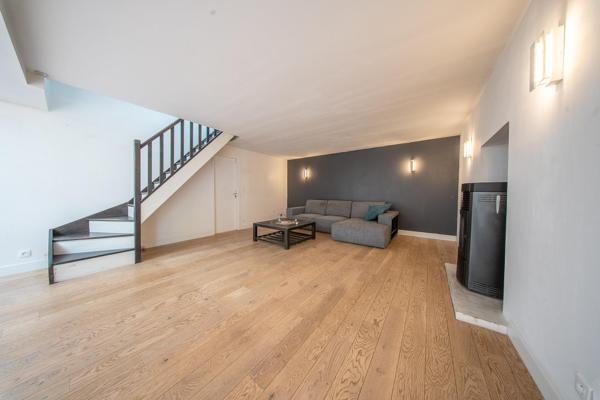 PROPRIÉTÉ D’EXCEPTION – VUE SUR LE BLAVET – GRANGE DE 200 m² À FORT POTENTIEL