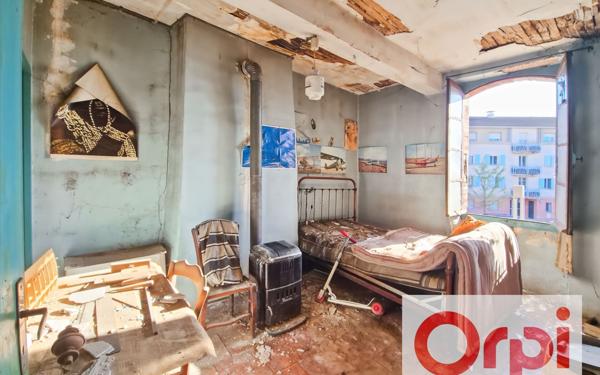 Maison à vendre    4 pièces •  Grenade