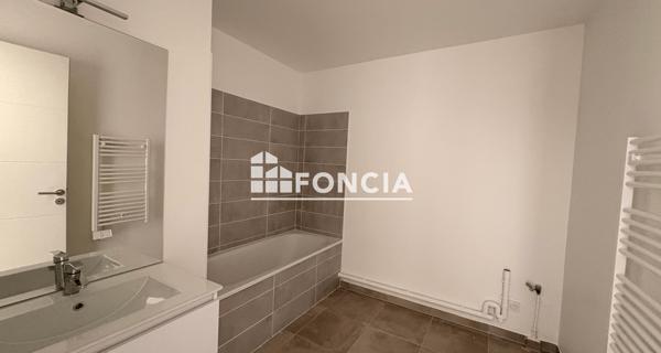 Location Appartement 3 pièces 62.81 m² - Morières-lès-avignon 84310