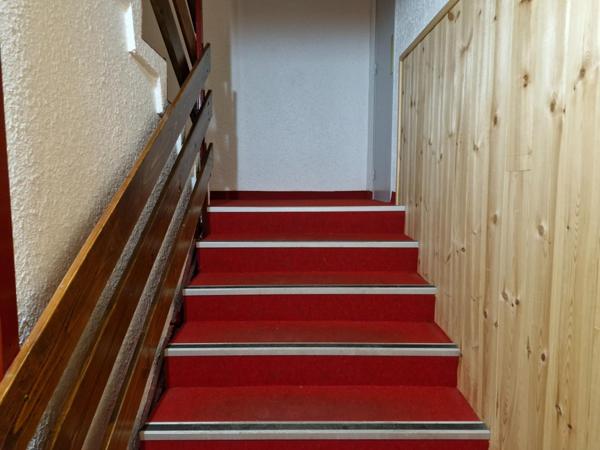 studio avec une spacieuse pièce de vie