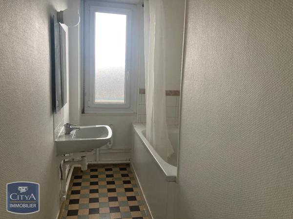 Appartement à louer 3 pièces 70.14m² Belfort (90000)