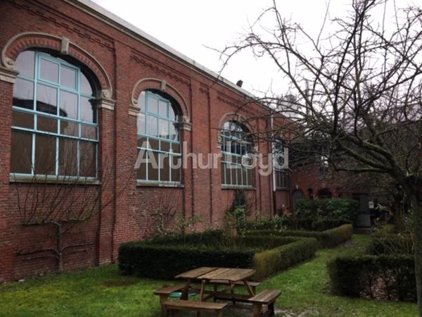 Bureaux à vendre à La Madeleine avec parkings privatifs et annexes modulables