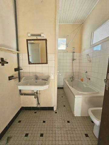 Saint-Vite (47500) Demeure de charme du XIX eme à réhabiliter sur 1 hectare