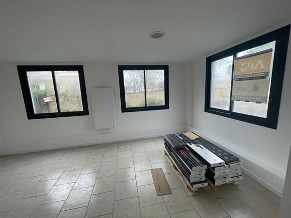 Location local commercial La Rochelle - 137 m² - 1 650 €/mois