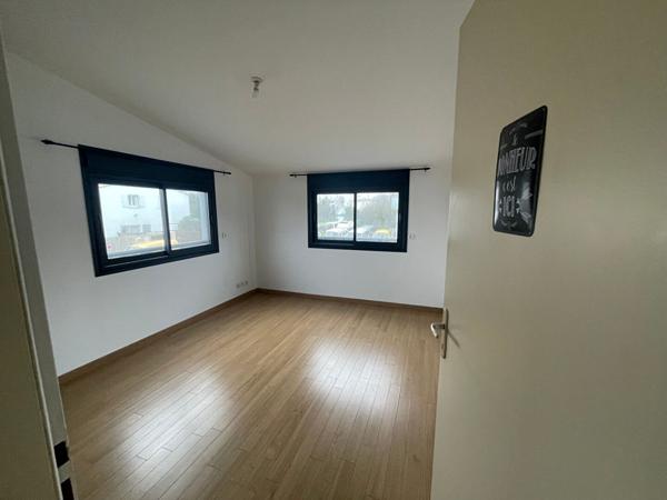 Location local commercial La Rochelle - 137 m² - 1 650 €/mois