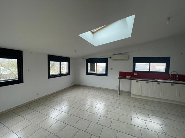 Location local commercial La Rochelle - 137 m² - 1 650 €/mois