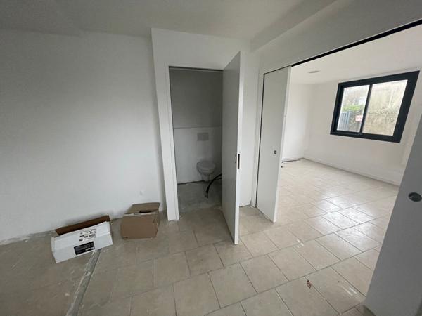 Location local commercial La Rochelle - 137 m² - 1 650 €/mois